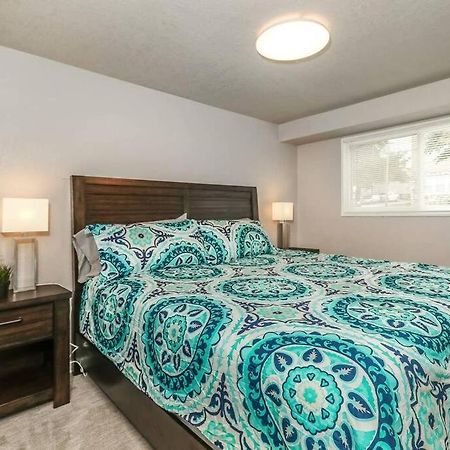 Holly First Floor 2 King Beds Villa Kansas City Ngoại thất bức ảnh