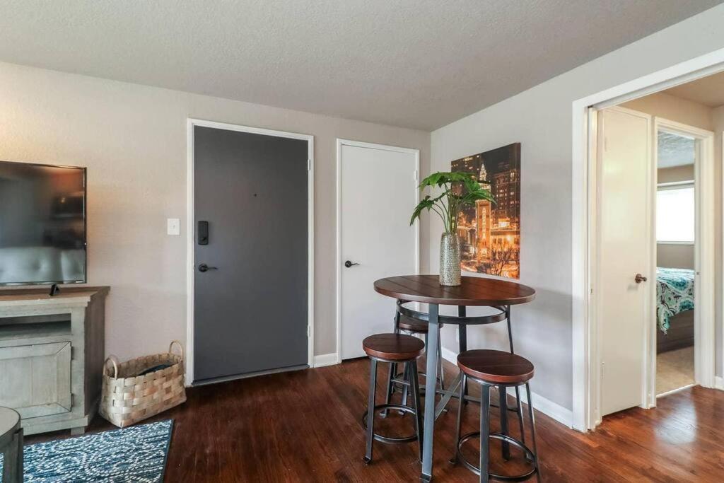 Holly First Floor 2 King Beds Villa Kansas City Ngoại thất bức ảnh