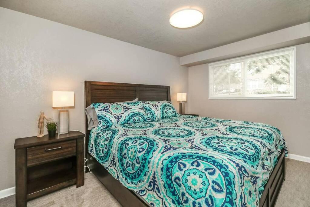 Holly First Floor 2 King Beds Villa Kansas City Ngoại thất bức ảnh