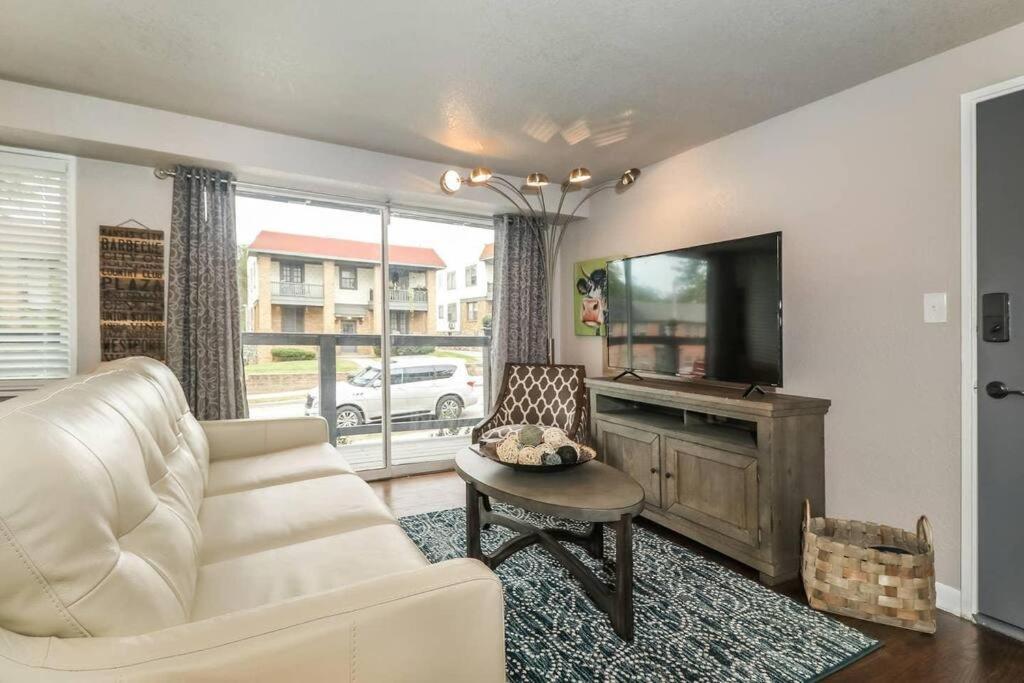 Holly First Floor 2 King Beds Villa Kansas City Ngoại thất bức ảnh