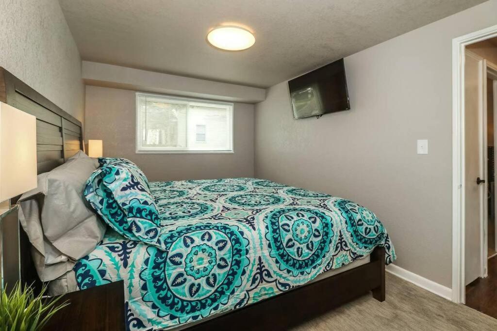 Holly First Floor 2 King Beds Villa Kansas City Ngoại thất bức ảnh